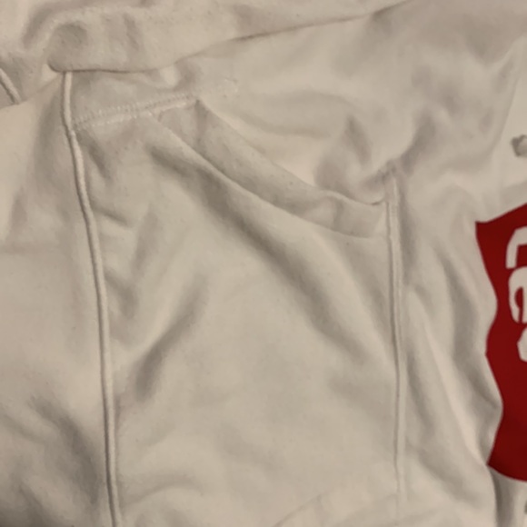 White Levi’s sweatshirt - Picture 6 of 8